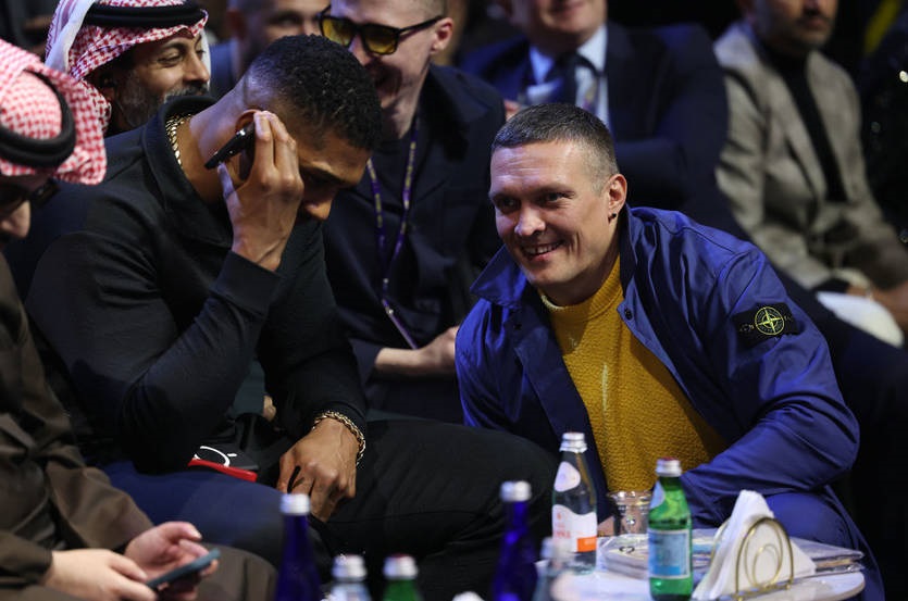 Новини спорту - Околі назвав фаворита реваншу Усик - Дюбуа