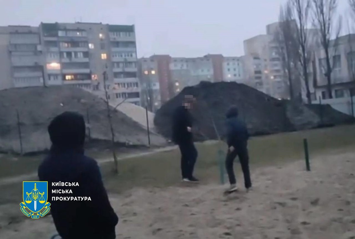 Новини Києва - Побиття підлітка на Оболоні: прокуратура просить застосувати виховні заходи