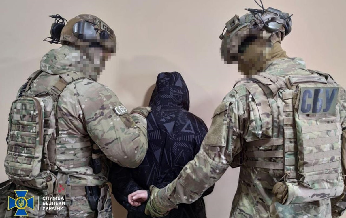 Новини України - У Кам’янці-Подільському затримали агентів РФ за підрив кур’єра біля ТЦК