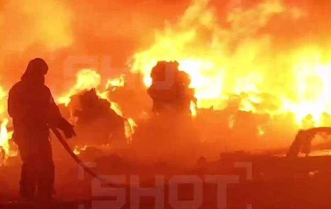 Новини світу - У РФ палає завод з переробки пластику