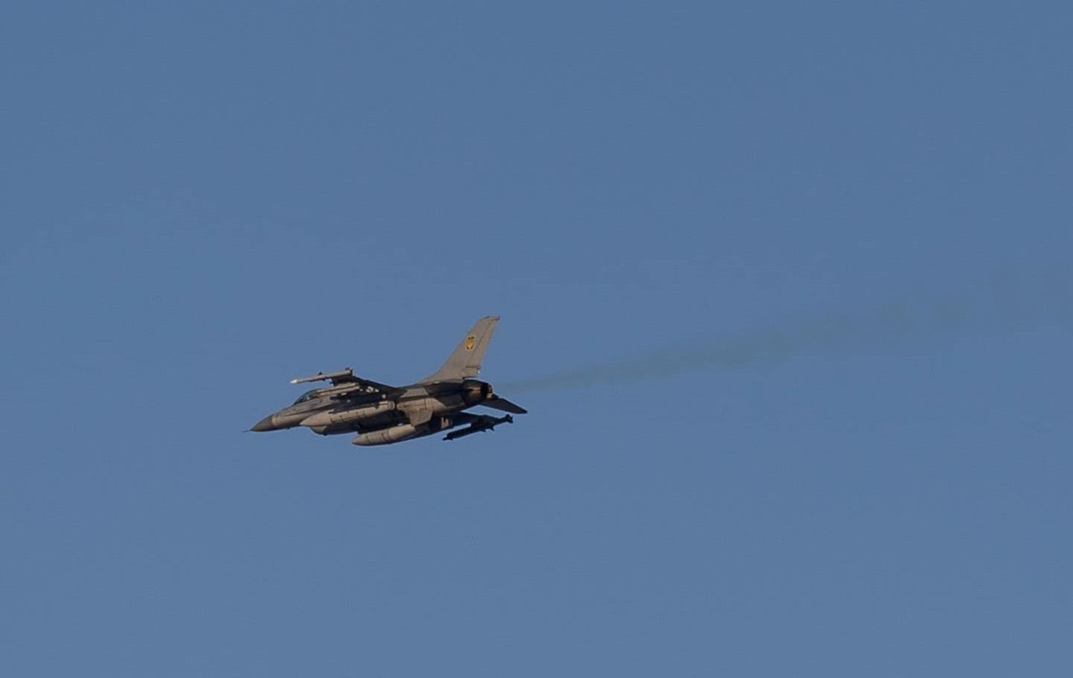 Новини України - ЗМІ показали фото бойової роботи F-16