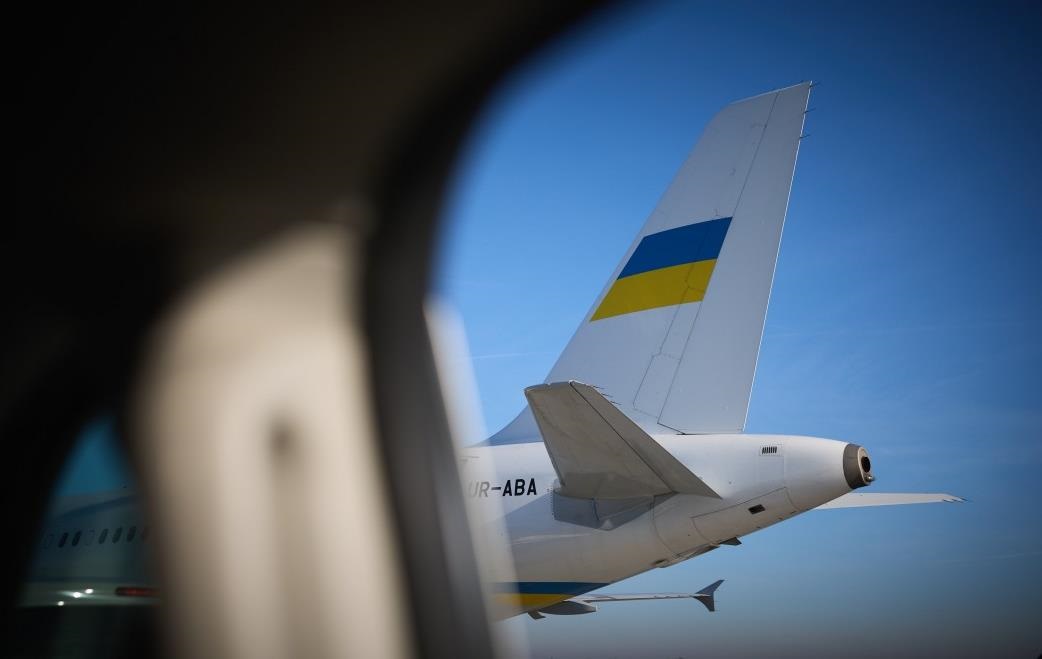 Новини України - Літак президента України вилетів у Лондон