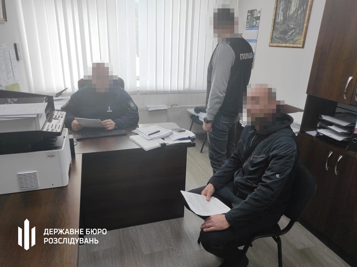 Новини України - Організатори вивезення за кордон військових отримали підозри