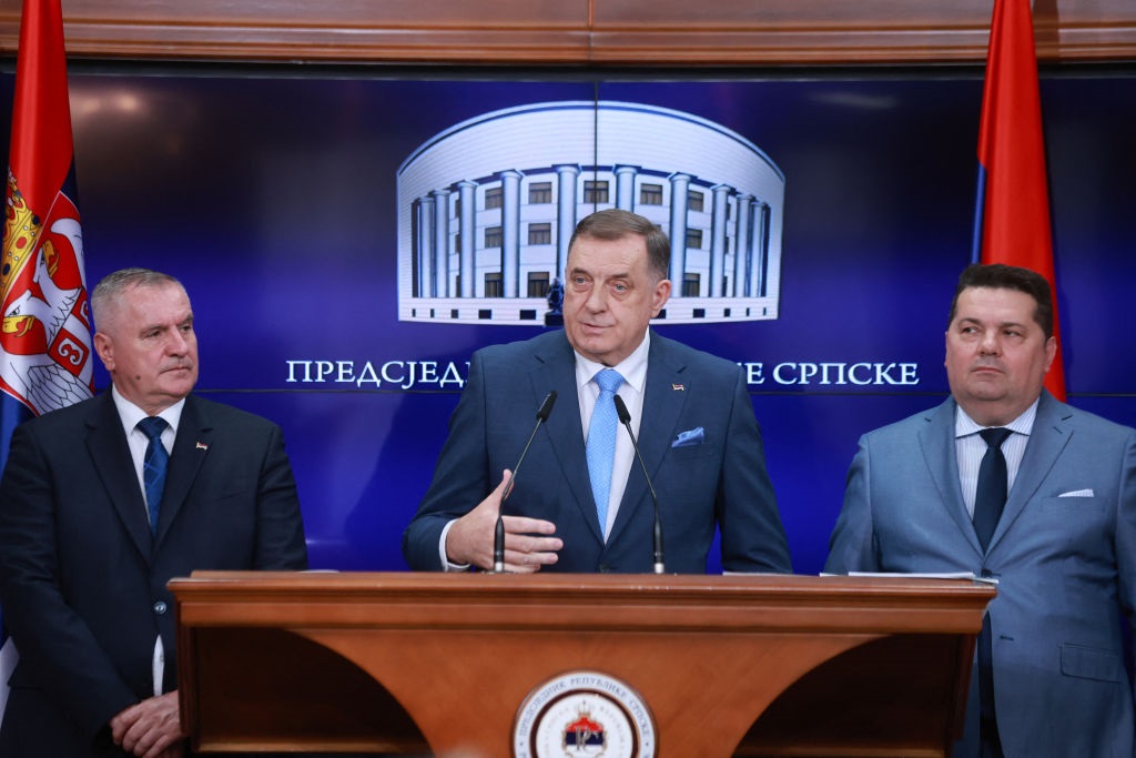 Новини світу - Проросійський політик Додік "погрожує" боснійській владі Росією