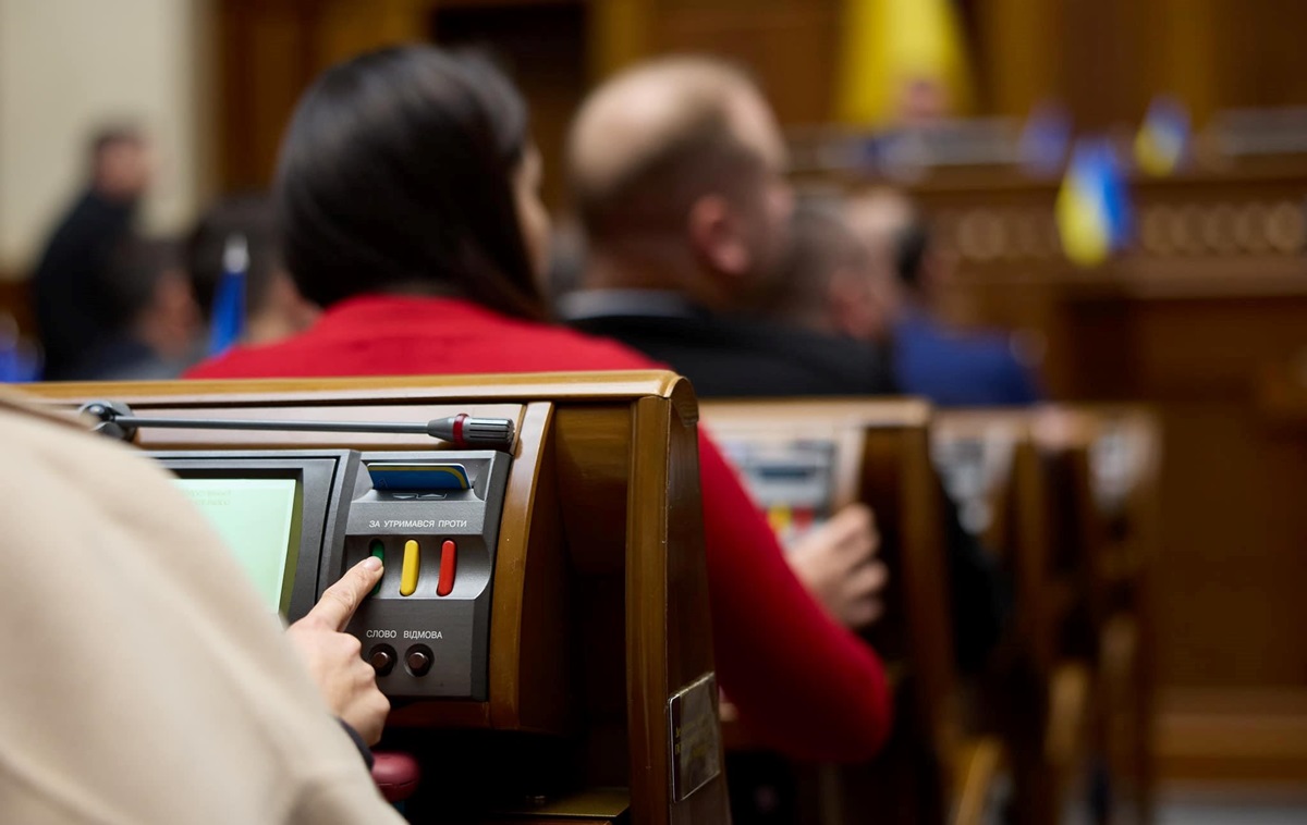 Новини України - Рада схвалила законопроєкт про покарання працівників ТЦК і ВЛК
