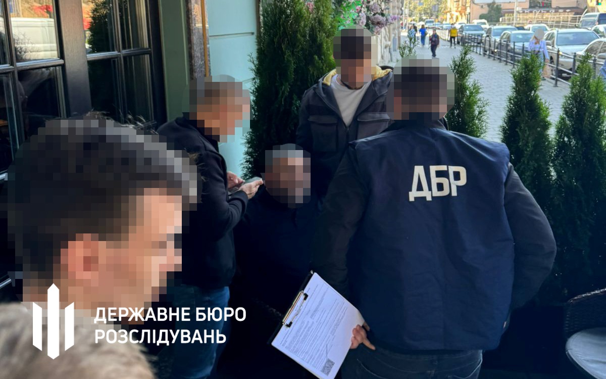 Новини України - Судитимуть посадовця Мін’юсту, який брав хабарі за експлуатацію засуджених