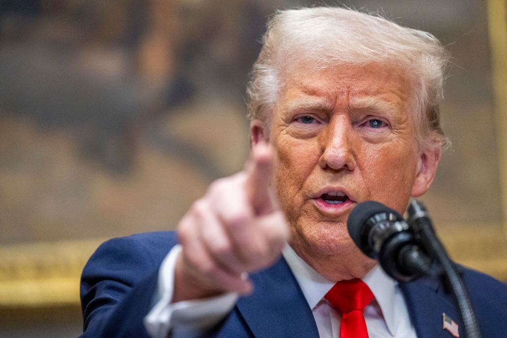 Новини світу - Трамп підтвердив зупинку фінансування ПАР