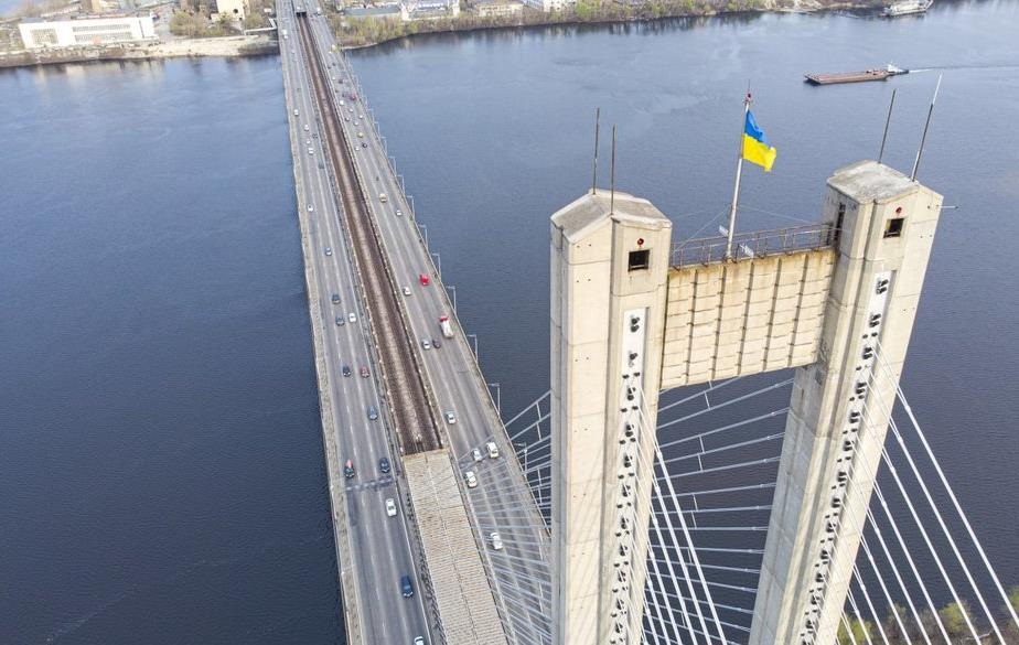 Новини Києва - У Києві дозволили рух транспорту Південним мостом
