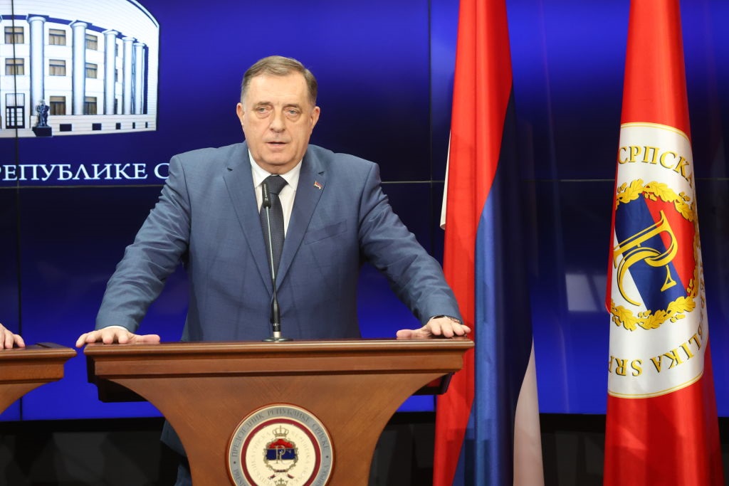 Новини світу - В Боснії і Герцоговині видали ордер на арешт проросійського Додіка