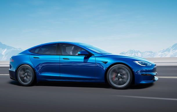 Авто новини - Українці дедалі активніше скуповують вживані Tesla з США