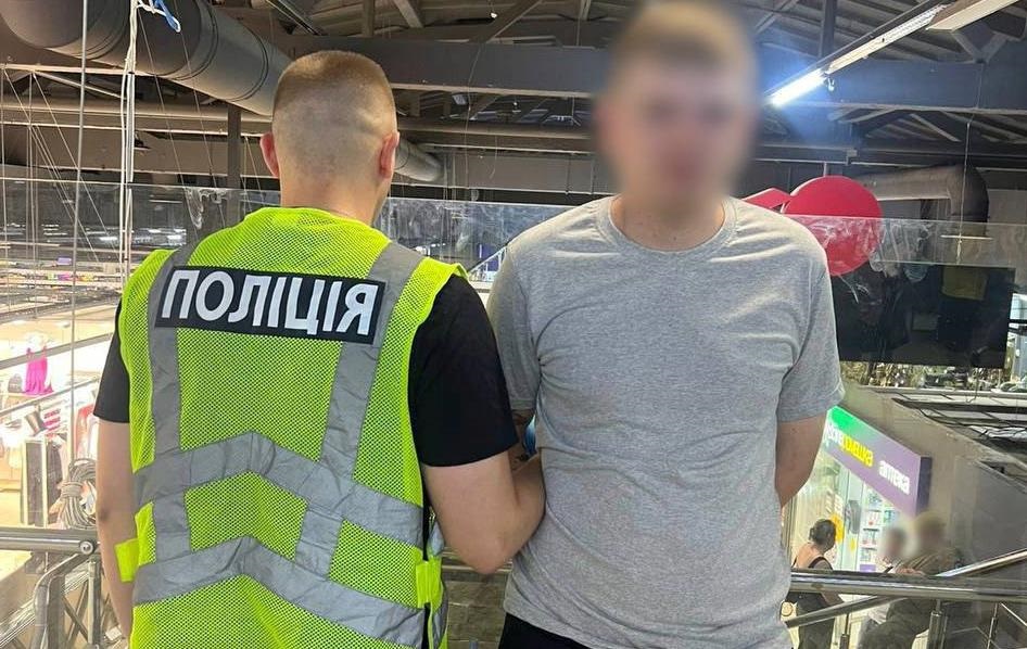 Новини України - У Києві повідомили про підозру чоловіку, який влаштував різанину в ТРЦ