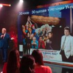 Хочу купити молодість. Поплавський записує пісню до прощального концерту