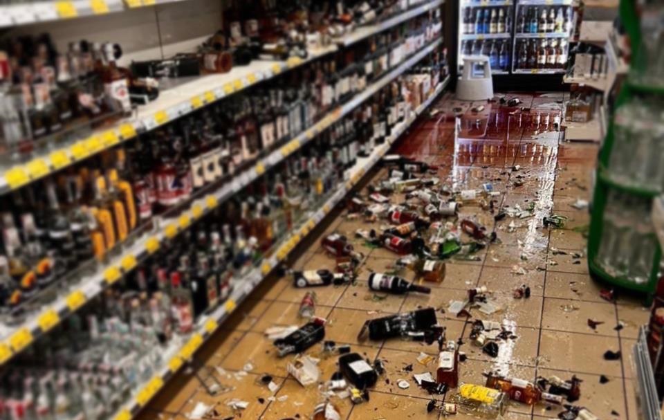 Новини Києва - Киянин розгромив алкогольний відділ у магазині