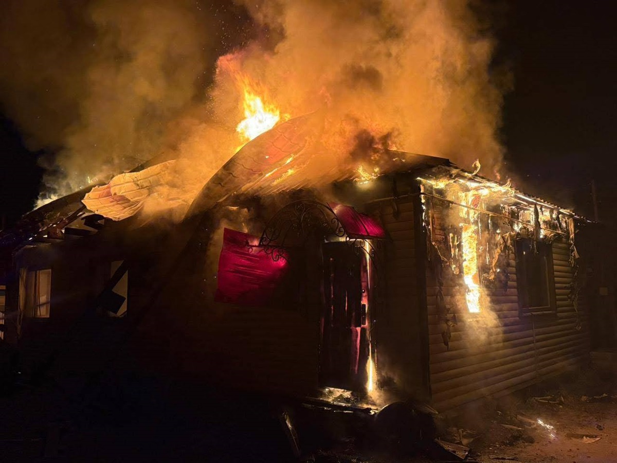 Новини України - Росіяни обстріляли енергоінфраструктуру Чернігова, виникла пожежа