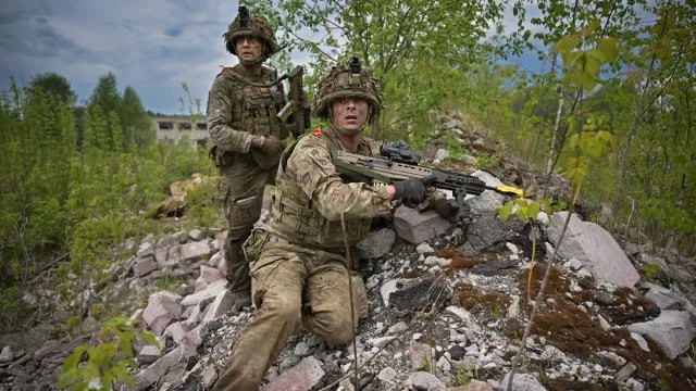 Новини світу - Британія завершує підготовку військ для України - ЗМІ