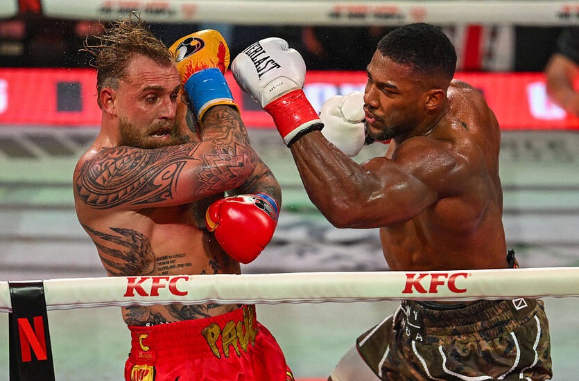 Новини спорту - Джошуа говорить про сумбурність бою з Полом і відзначає спроби дати бокс