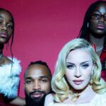 Мадонна з молодшими доньками влаштувала різдвяну фотосесію