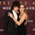 Майлі Сайрус засвітила каблучку та спровокувала чутки про заручини