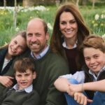 Принц Вільям і Кейт Міддлтон показали різдвяну світлину з дітьми