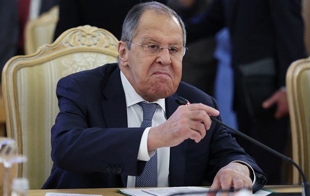 Тоталітаризм хвилюється за демократію: РФ штовхає Україну до виборів