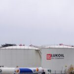 Угорська компанія планує купити активи російського Лукойла – ЗМІ