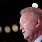 Воррен уважає показовою відсутність реакції Джошуа на пропозицію про бій