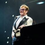 Елтон Джон зробив намисто з власних колінних чашечок