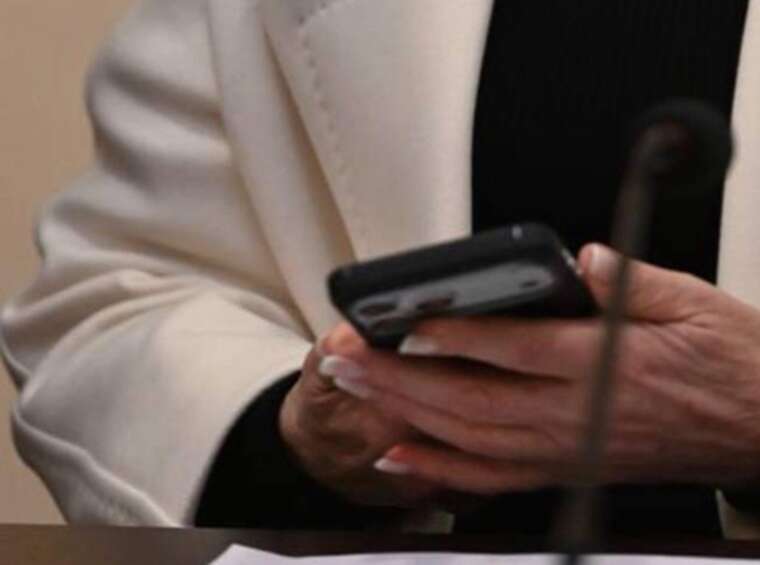 Корупція - IPhone 13 і лише Signal Прокурор розкрив шпигунські методи зв'язку Тимошенко з нардепом Копитіним