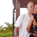 Емма Гемінг розповіла, як спілкується з Брюсом Віллісом після його переїзду