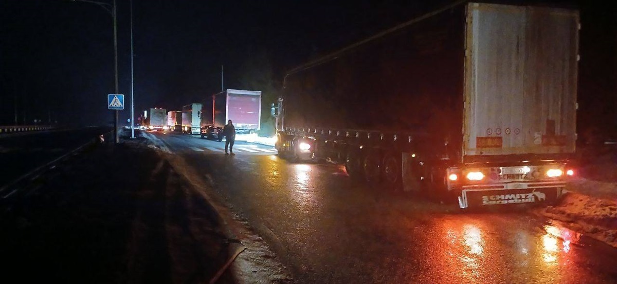 Київ обмежив в&rsquo;їзд вантажівок через снігопад