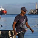 Росія наважилась постачати Кубу нафтою, попри погрози Трампа – ЗМІ