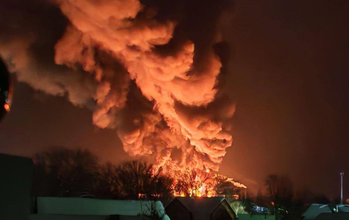 У РФ епічно палає нафтобаза