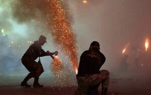 У Рівному невідомі запустили салюти у річницю вторгнення РФ