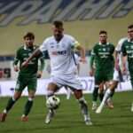 Динамо наздогнало і випередило Оболонь із пенальті Ярмоленка