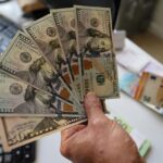 Курс долара злетів до нового рекорду в Україні