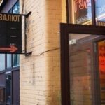 Курси долара і євро йдуть униз в обмінниках