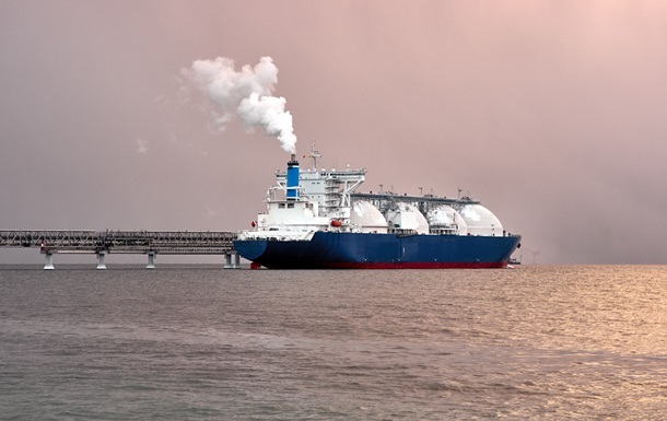 США заборонили Кубі приймати російську нафту