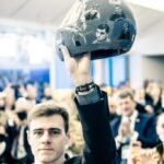 Владислав Гераскевич подарував вишиванку Бену Стіллеру