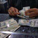 Долар відновив зростання в обмінниках