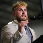 Екссуперник Джошуа розглядає можливість бою з Усиком