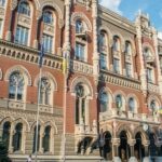 Нацбанк підняв офіційний курс долара