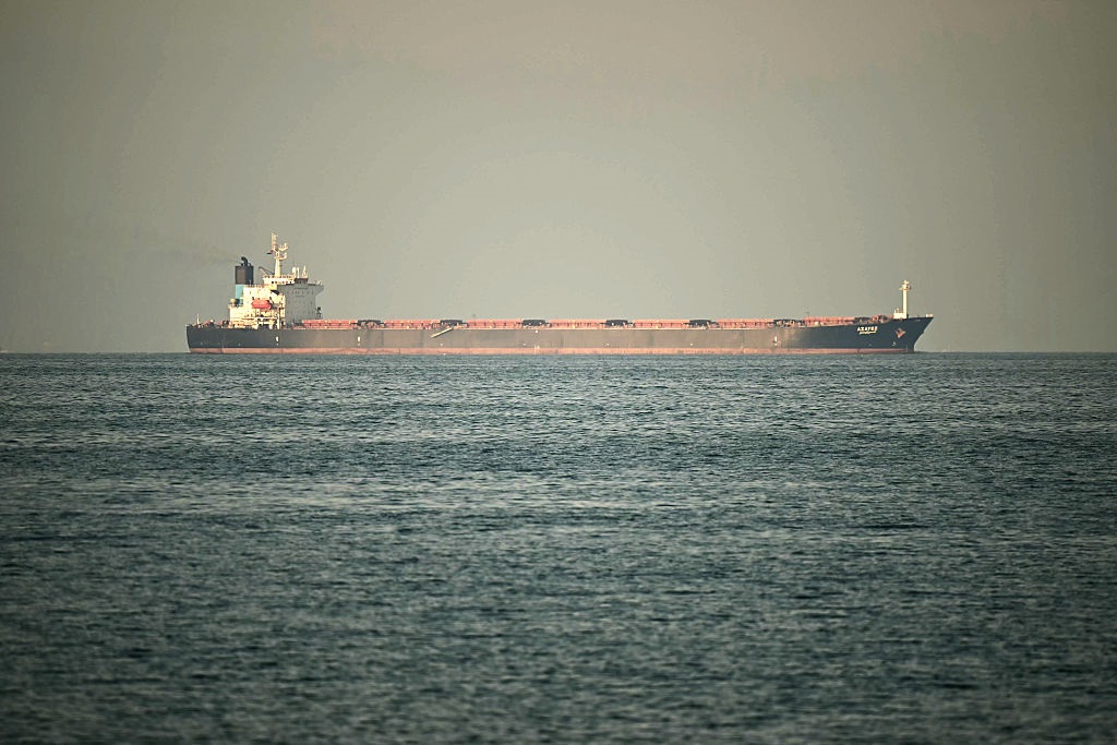 Перший танкер з нафтою пройшов Ормузьку протоку після блокади США