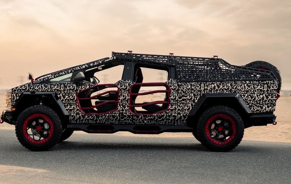 Tesla Cybertruck отримав екстремальну версію без дверей для бездоріжжя