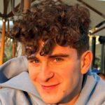 Український блогер-мільйонник зрікся України та одружився з росіянкою в РФ