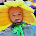 Український шоумен показав свою 95-річну бабусю