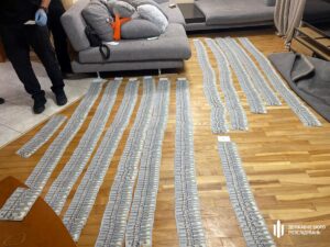 У Дніпрі медикиня пропонувала військовому операцію на здоровому хребті