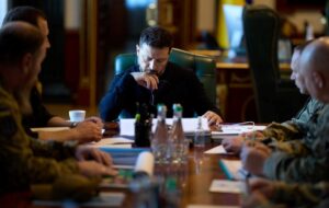 Зеленський анонсував кадрові зміни в армії